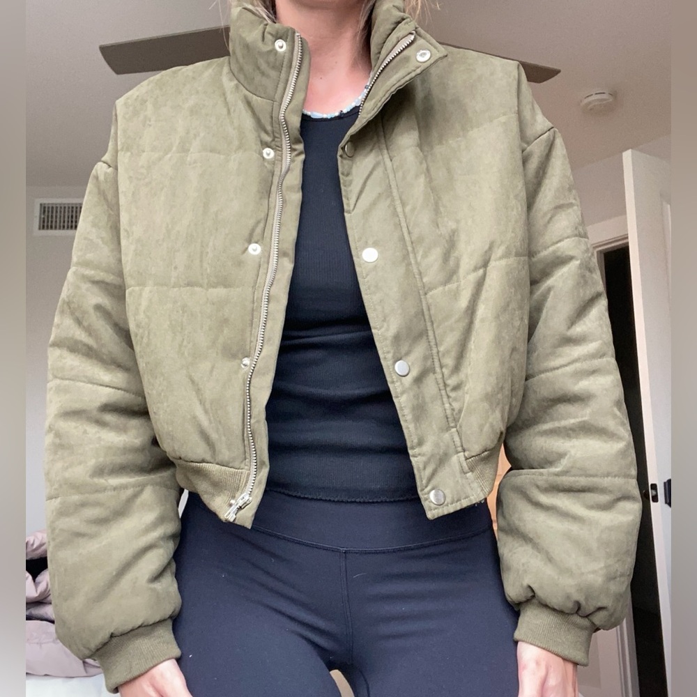 HYFVE Olive Green Women's Cropped Puffer Jacket Size Large